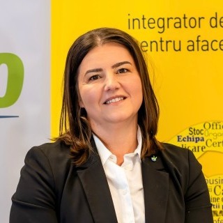 Delia Izvernari